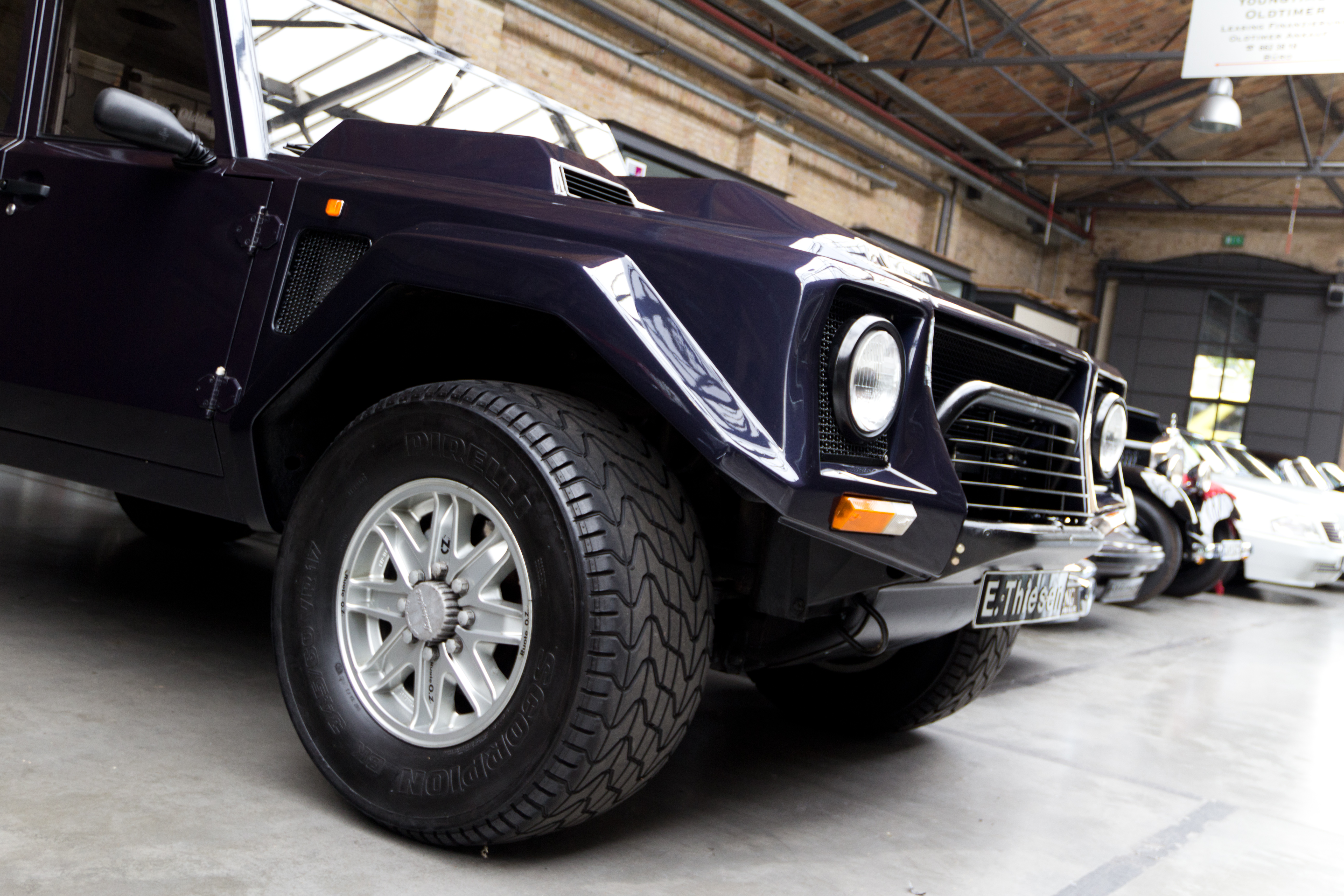 20 Lamborghini LM20 Factory Specifications and Pictures ...