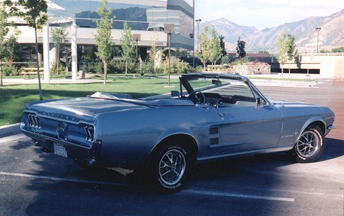 1967 Ford Mustang Convertible brittany blue