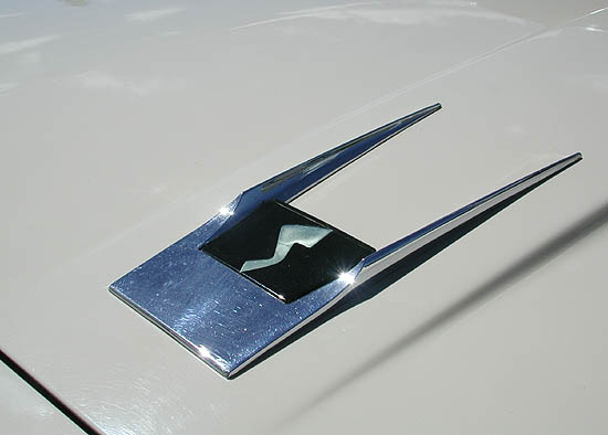 1963 Studebaker Avanti emblem